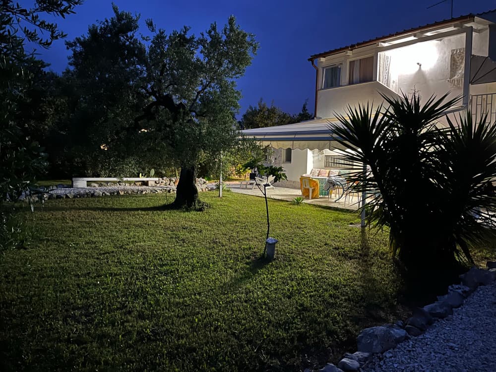 Villa Mediterranea with private parking