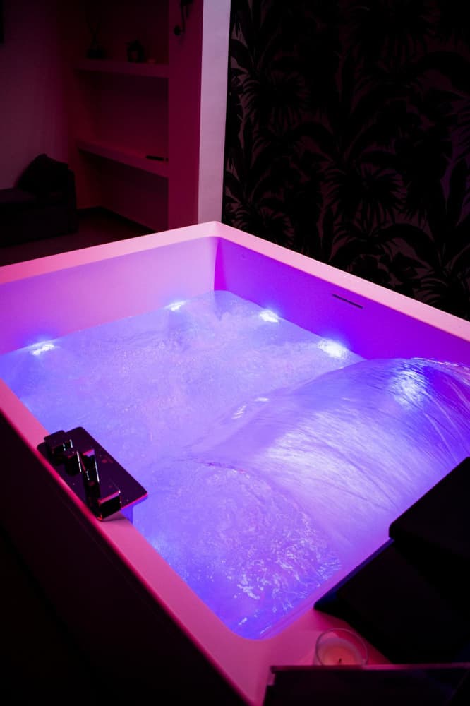 Crystal Luxury Apartment