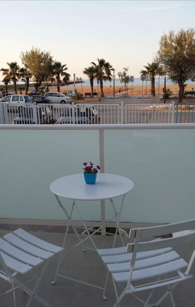 SoleeMare Barletta Apartments veranda vista mare