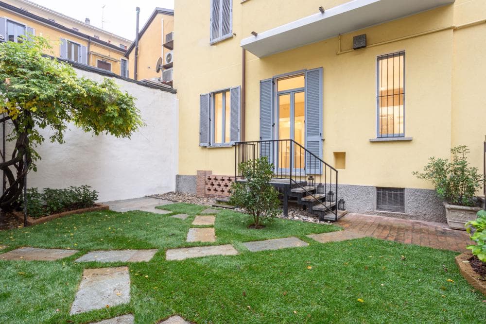 Sant Ambroues Garden Apartment